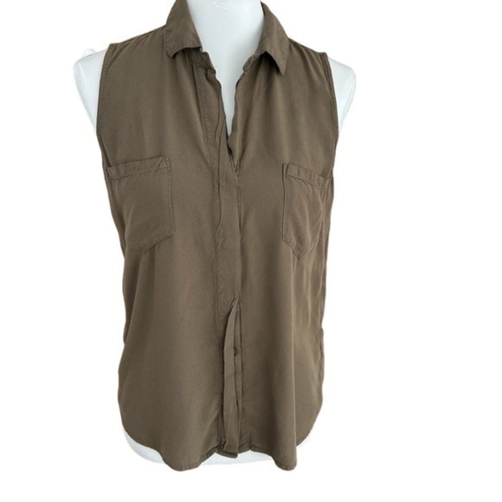 Velvet Heart green sleeveless button-down rayon top